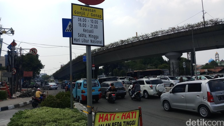 Warga Mengeluh Ukuran Rambu Ganjil Genap, Dishub DKI: Kita Perbesar Warga Mengeluh Ukuran Rambu Ganjil Genap, Dishub DKI: Kita Perbesar