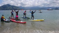 Jelajah dan eksplorasi Teluk Prigi Trenggalek diikuti puluhan anggota komunitas Stand Up Paddle dari berbagai daerah di Indonesia.