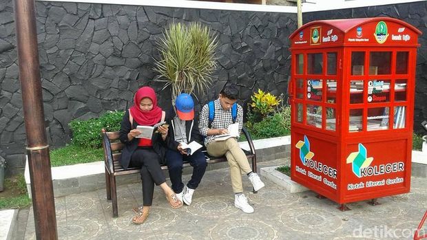 Street library atau kolecer di Garut. Euforia hanya pada saat awal peluncuran
