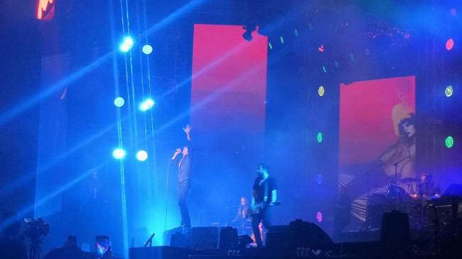 Malam Minggu Tak Terlupakan Penampilan Liar Suede