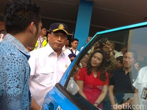 Cerita Menhub Jajal Taksi Listrik: Tidak Bersuara, Enjoy Sekali!