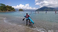 Event yang bertajuk Trenggalek Stand Up Paddle Tour and Race ini diikuti 51 peserta.