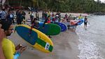 Keseruan Parade Stand Up Paddle di Teluk Prigi Trenggalek