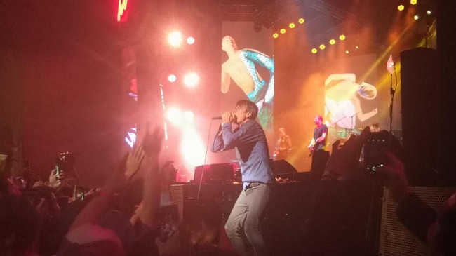 Malam Minggu Tak Terlupakan Penampilan Liar Suede