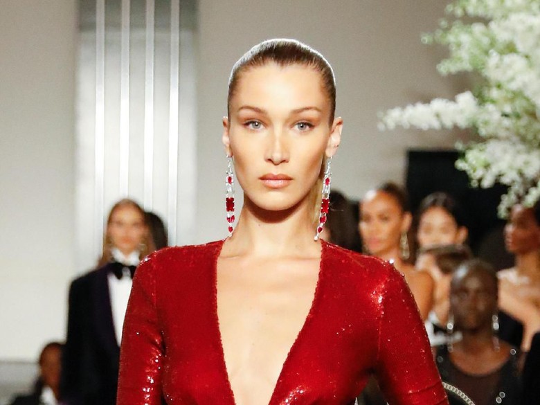 Bella Hadid Jadi Wanita Paling Cantik di Dunia, Ini 6 Faktanya Foto: Getty Images Bella Hadid Jadi Wanita Paling Cantik di Dunia, Ini 6 Faktanya Foto: Getty Images