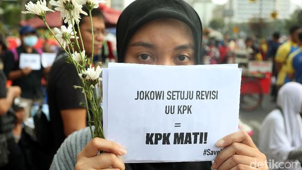 Aksi tolak revisi UU KPK / 