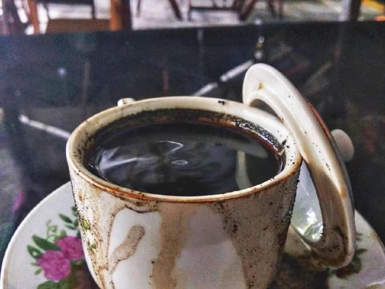 Racikan Kopi Kampung yang Bikin Semangat di Senin Pagi