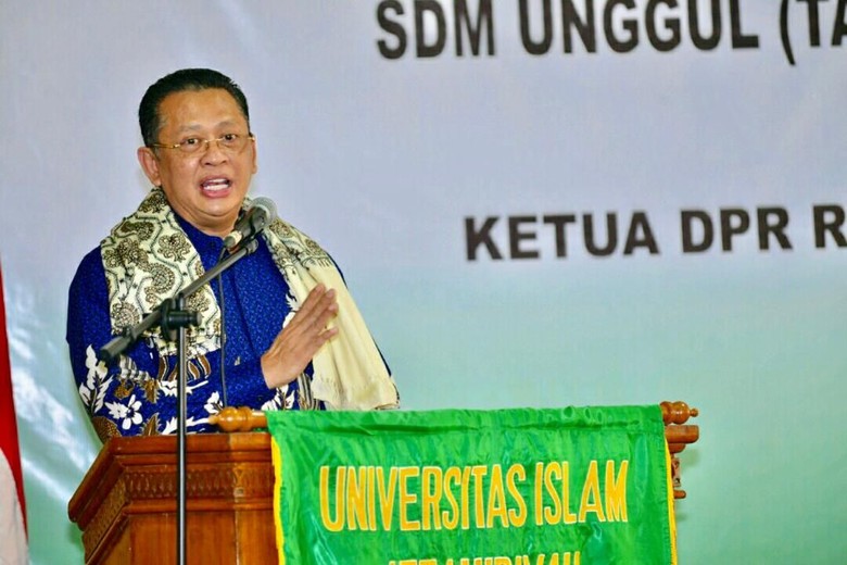 Ketua DPR: Tri Dharma Perguruan Tinggi Harus Mampu Hadapi Revolusi Industri 4.0 Ketua DPR: Tri Dharma Perguruan Tinggi Harus Mampu Hadapi Revolusi Industri 4.0