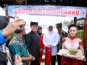 Serunya Petik Laut Pancer Banyuwangi yang Dihadiri Gubernur Khofifah