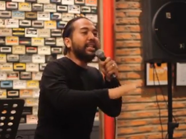 Adriano Qalbi Siap Tur Stand Up Comedy Tau Deh yang Pinter ke 5 Kota