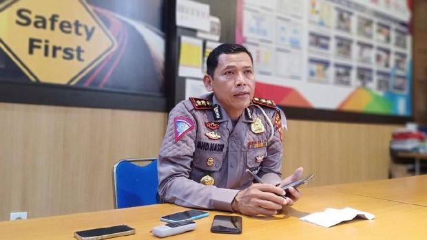 Pakai Nopol Palsu Akali Ganjil-Genap, Pengemudi Mobil Ditilang Polisi