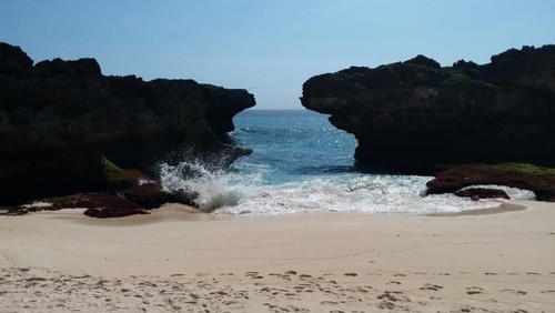 Pantai di Sumba.
