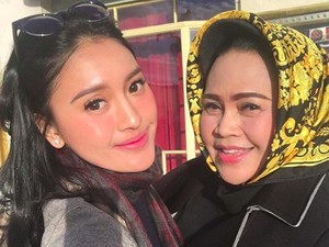 Hetty Koes Endang Panik Afifah Terjebak Erupsi Gunung Lewotobi