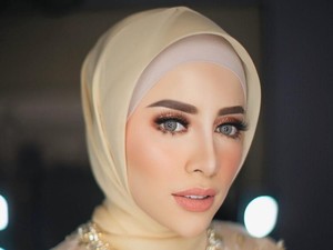 Foto: Penampilan Cantik Selebgram Aghnia Punjabi Saat Dikhitbah