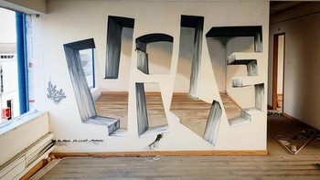 Namanya semakin dikenal banyak orang ketika ia mulai membuat grafiti dengan efek transparan di beberapa dinding kota Vila Franca de Xira, Portugal. (Foto: Rodrigo Miguel)