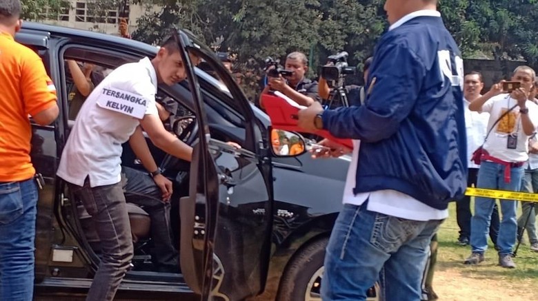 Begini Detik-detik Mayat Pupung-Dana Dibakar dalam Adegan Rekonstruksi Begini Detik-detik Mayat Pupung-Dana Dibakar dalam Adegan Rekonstruksi