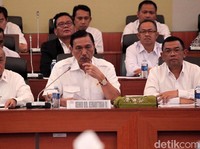 Tol Japek Layang Bisa Dijajal Saat Natal, Luhut Pamit ke DPR
