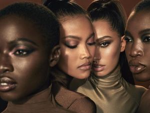 Foto: Model Indonesia Laras Sekar Eksis di Iklan Kosmetik Kim Kardashian