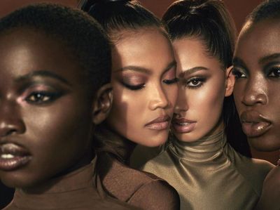 Foto: Model Indonesia Laras Sekar Eksis di Iklan Kosmetik Kim Kardashian