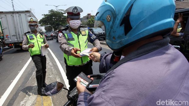 Keberatan Ditilang karena Lampu Motor Tak Nyala, Mahasiswa UKI Kok Gugat ke MK?