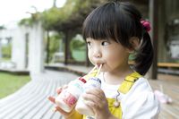 Ini Alasan Mengapa Yakult Dikemas dalam Botol Mini Sejak Awal