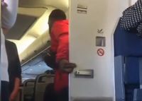 Lama Antre Masuk Toilet Pesawat Tahunya Ada Pasangan Mesum