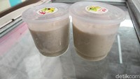 Selain itu juga terdapat berbagai menu makanan dan minuman yang diolah dengan menggunakan daging buah durian. Seperti pada menu durian cup yang satu ini. Foto: dok. detikFood
