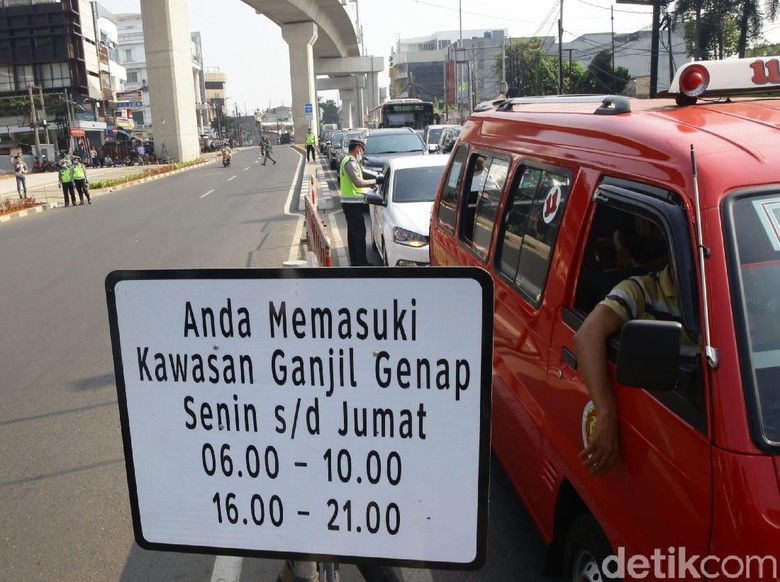 Hari Pertama Perluasan Ganjil Genap, Pelanggar Terbanyak di Jakut-Jakbar