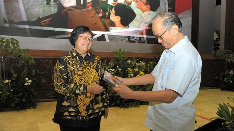 Aksi-aksi Korektif Siti Nurbaya di Bidang Lingkungan & Kehutanan Aksi-aksi Korektif Siti Nurbaya di Bidang Lingkungan & Kehutanan