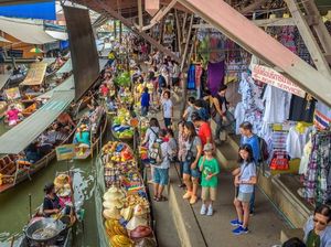Mayoritas Masyarakat Thailand Belum Inginkan Turis