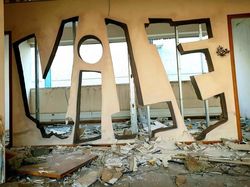 Keren! Kumpulan Bangunan Disulap bagaikan Lukisan Transparan