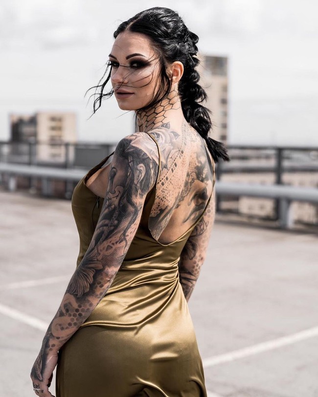 Sekitar setahun yang lalu saya melakukan pemotretan profesional pertama saya dan sejak saat itu di Instagram jadi banyak pengikut. Saya sangat menghargai semua pengikut saya dan kesempatan yang telah saya dapatkan karena ini, tetapi saya tidak memulai dengan niat untuk menjadi populer, imbuhnya. Foto: Instagram