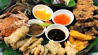 Sambil melihat pemandangan dari kolam ikan, Isdaan siap memanjakan para pengunjung dengan hidangan ikan, kepiting, hingga ayam goreng sebagai menu spesialnya. Foto: Istimewa/Instagram