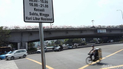 Begini Suasana Perluasan Ganjil Genap di Tomang
