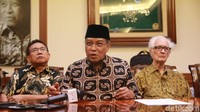 Ketua Umum PBNU KH Said Aqil Siroj meminta pemerintah terus mengedepankan sikap persuasif dalam menangani masalah di Papua. Dengan mengutamakan pendekatan dialog dengan masyarakat setempat tanpa adanya kekerasan sekalipun.
