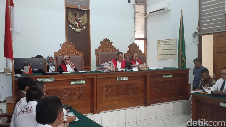 Sidang Gugatan Forum Advokat Terkait Listrik Padam Massal Ditunda Sidang Gugatan Forum Advokat Terkait Listrik Padam Massal Ditunda