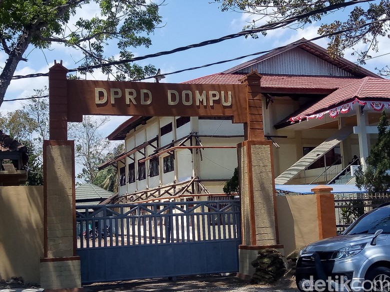 Ada-ada Saja! Pelantikan DPRD Dompu Dikecam karena Bertepatan G30S/PKI Ada-ada Saja! Pelantikan DPRD Dompu Dikecam karena Bertepatan G30S/PKI
