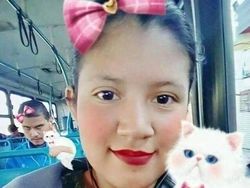 Momen Kocak Photobomb, Ada yang Lirikannya Bikin Ngeri!