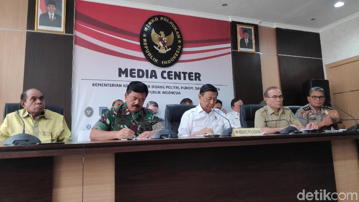 Asrama Papua Dilempar Ular di Surabaya, Wiranto: Upaya Provokasi Akan Diusut