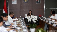 Pemerintah berencana mengkaji ulang anggaran program beasiswa dari Lembaga Pengelola Dana Pendidikan (LPDP) yang berpotensi meningkat seiring prioritas penggunaan dana abadi.