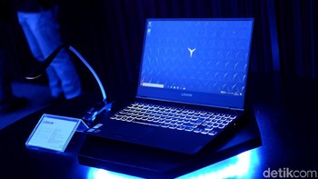Laptop ini dilepas mulai dari Rp 14,499 juta . Foto: Adi Fida Rahman/detikINET