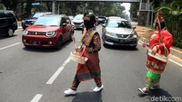 Mereka juga mendukung keberadaan Dewan Pengawas KPK agar KPK tetap independen dan bebas dari intervensi politik.