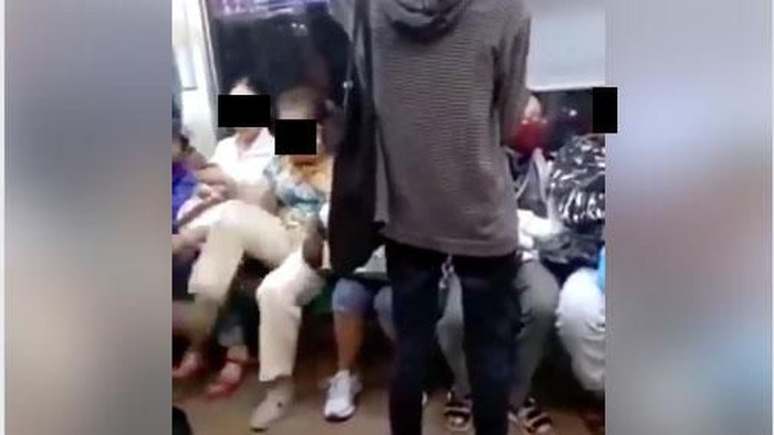Dalam situasi tertentu, salah panggil dan menyinggung usia adalah kesalahan besar (Foto: viral) Dalam situasi tertentu, salah panggil dan menyinggung usia adalah kesalahan besar (Foto: viral)