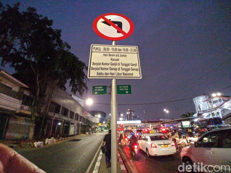 Catatan dari Perluasan Ganjil Genap Hari Perdana Catatan dari Perluasan Ganjil Genap Hari Perdana