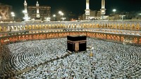 Masjidil Haram, yang menjadi daya tarik jamaah Umrah dan Haji memiliki luas lebih dari 356 ribu meter persegi. Dengan luas tersebut, masjid ini bisa menampung lebih dari 900 ribu jamaah (Agoda)