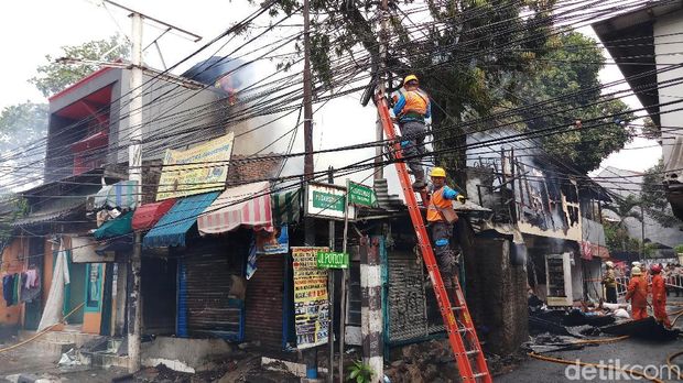 Kebakaran rumah di Potlot, Duren Tiga, Jaksel, Senin (9/9/2019)