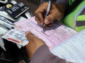 Jangan Salah, Ini Beda Surat Tilang Biru dan Merah