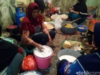 Dibuat dari 9 Bahan Bubur Asyura Dibagikan Pada 10 Muharam