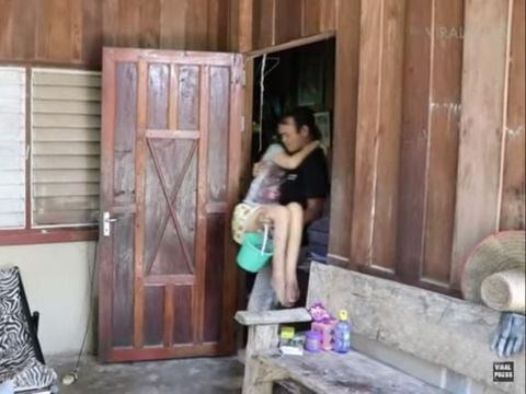 Kenal di Medsos, Pria Tetap Setia Pada Kekasih yang Lumpuh Jelang Bertemu