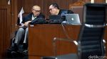 Kivlan Zen Gunakan Kursi Roda di Sidang Perdana Kasus Senpi Ilegal